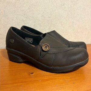 KEEN Mora Women's Casual Slip-On Shoes, Size 8.5, Brown Leather With Button